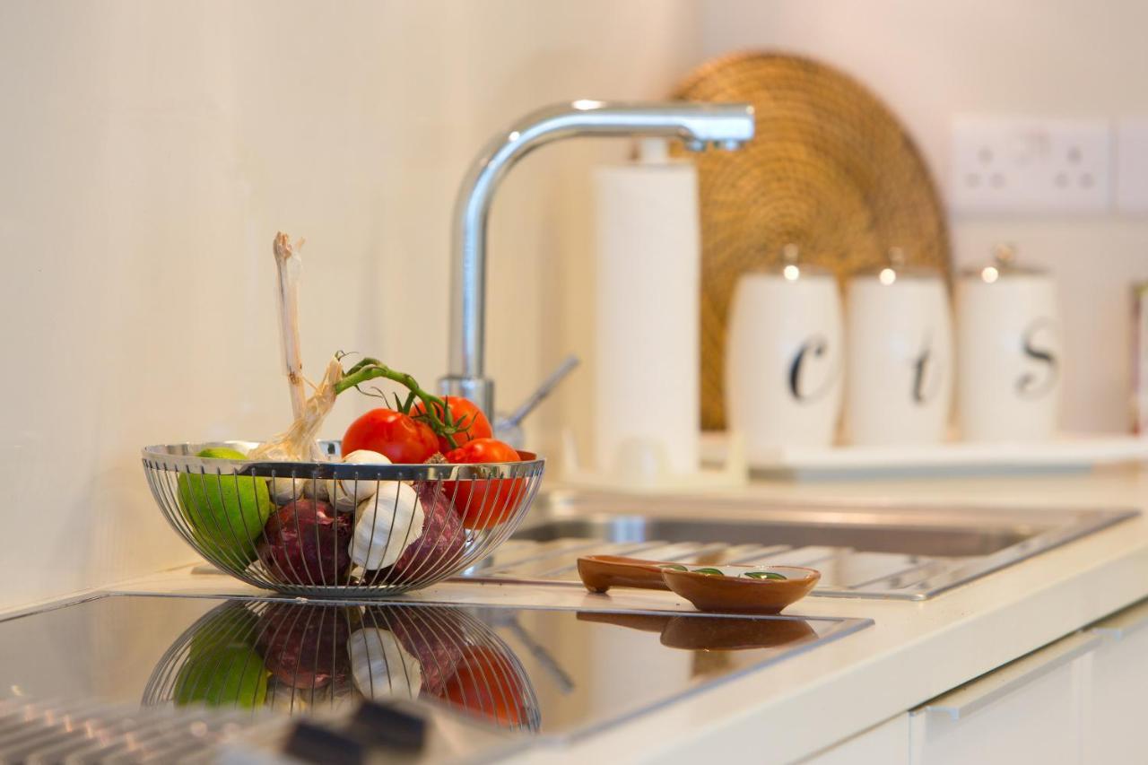 Opera Exclusive Apts By Trulycyprus Limassol Bagian luar foto
