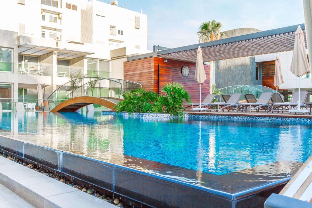 Opera Exclusive Apts By Trulycyprus Limassol Bagian luar foto
