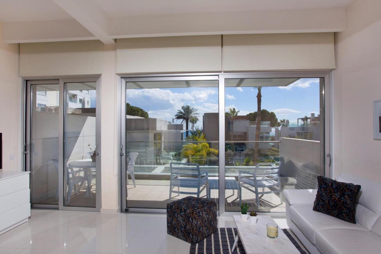 Opera Exclusive Apts By Trulycyprus Limassol Bagian luar foto