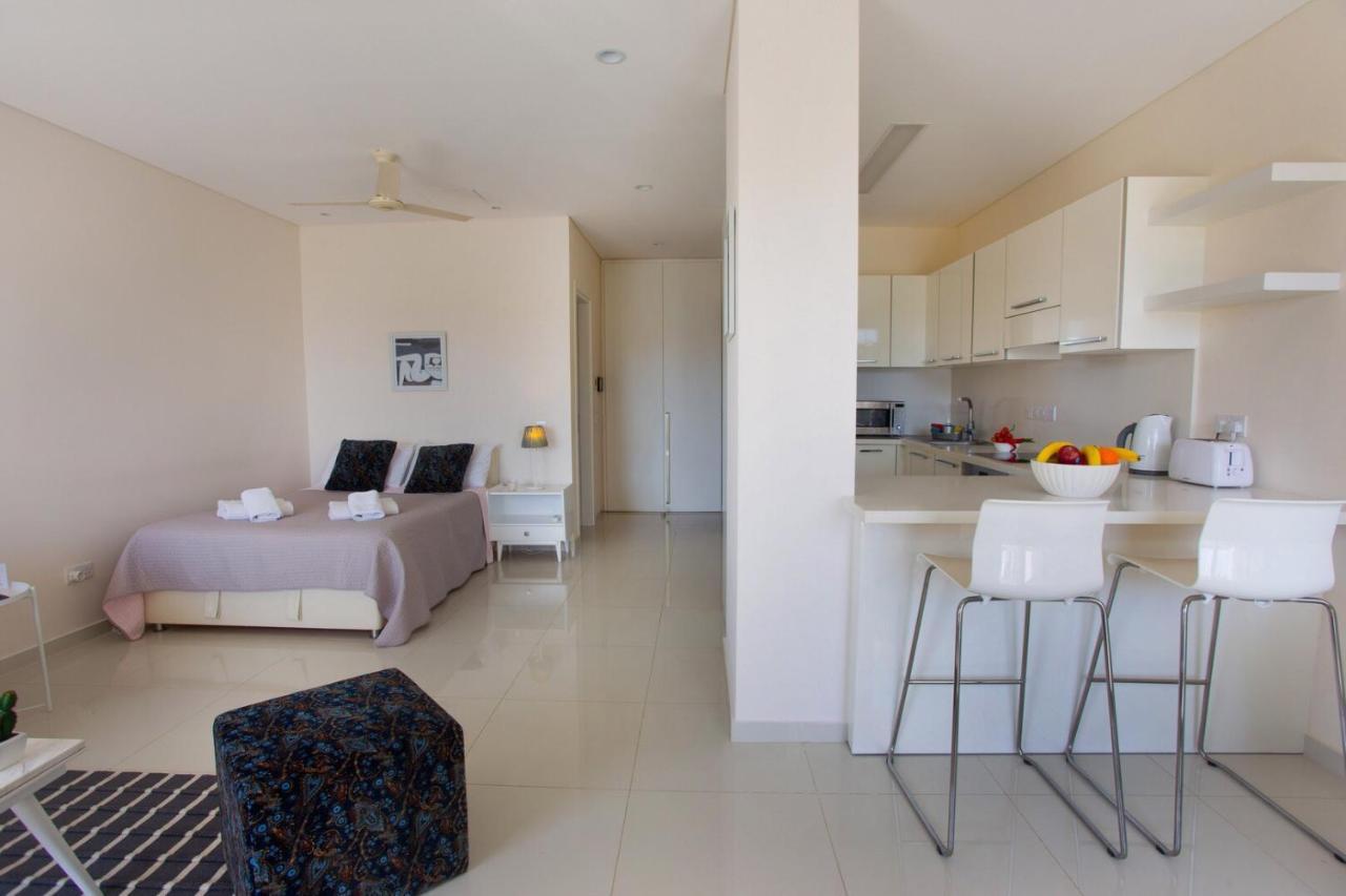 Opera Exclusive Apts By Trulycyprus Limassol Bagian luar foto
